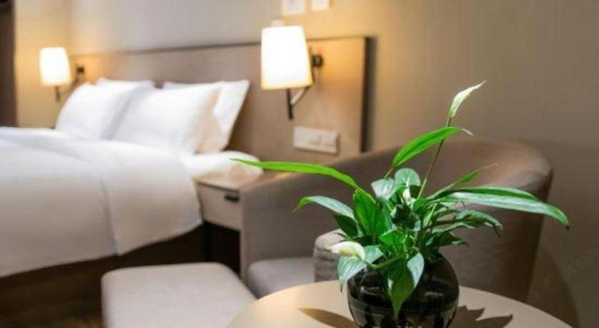 Pudong Airport Chuansha Branch 4*
