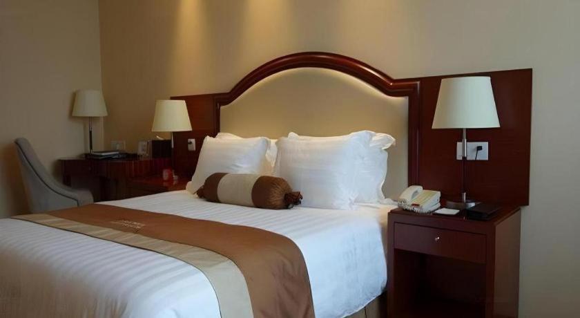 Paradise Jinjiang Hotel
