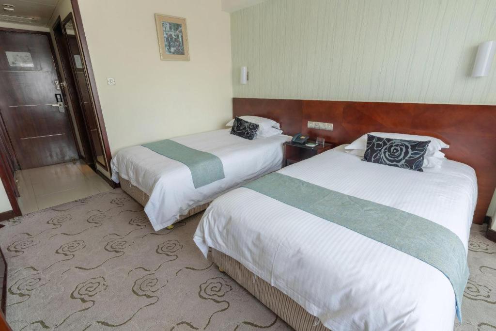 Hotel Nanying 3*