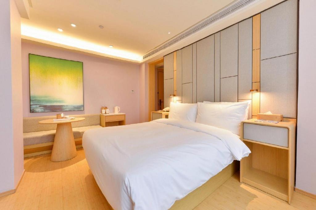 Ji Lujiazui Babaiban Hotel 4*