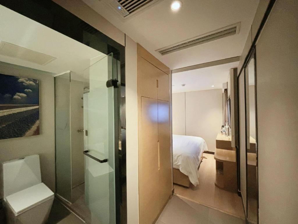 Lavande Railway Station Branch Otel 2*