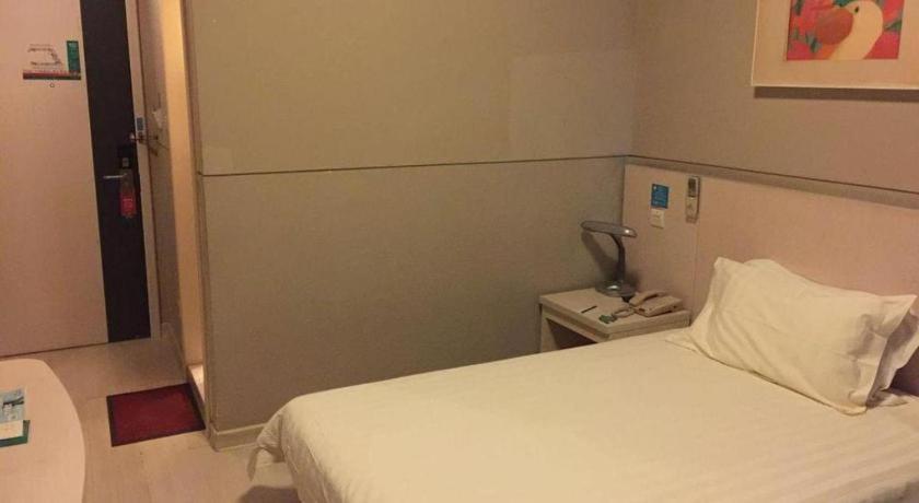 Jinjiang North Bund Yangpu Bridge Branch Hotel 2*