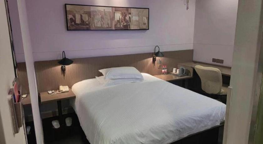 Magnotel Railway Station Magnolia Plaza Hotel