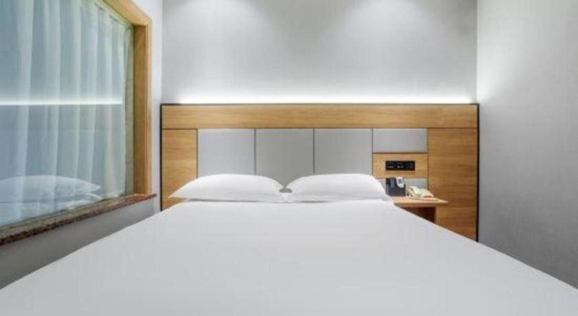 Greentree Hongqiao Hub Convention Center Jinghua Road Shell Shanghai