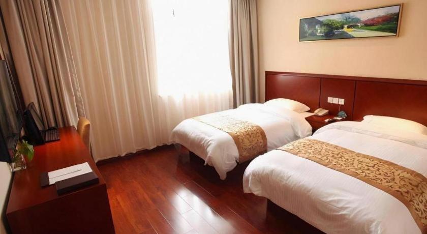 Greentree Songjiang Wanda Plaza Rongmei Road Express Hotel 3*