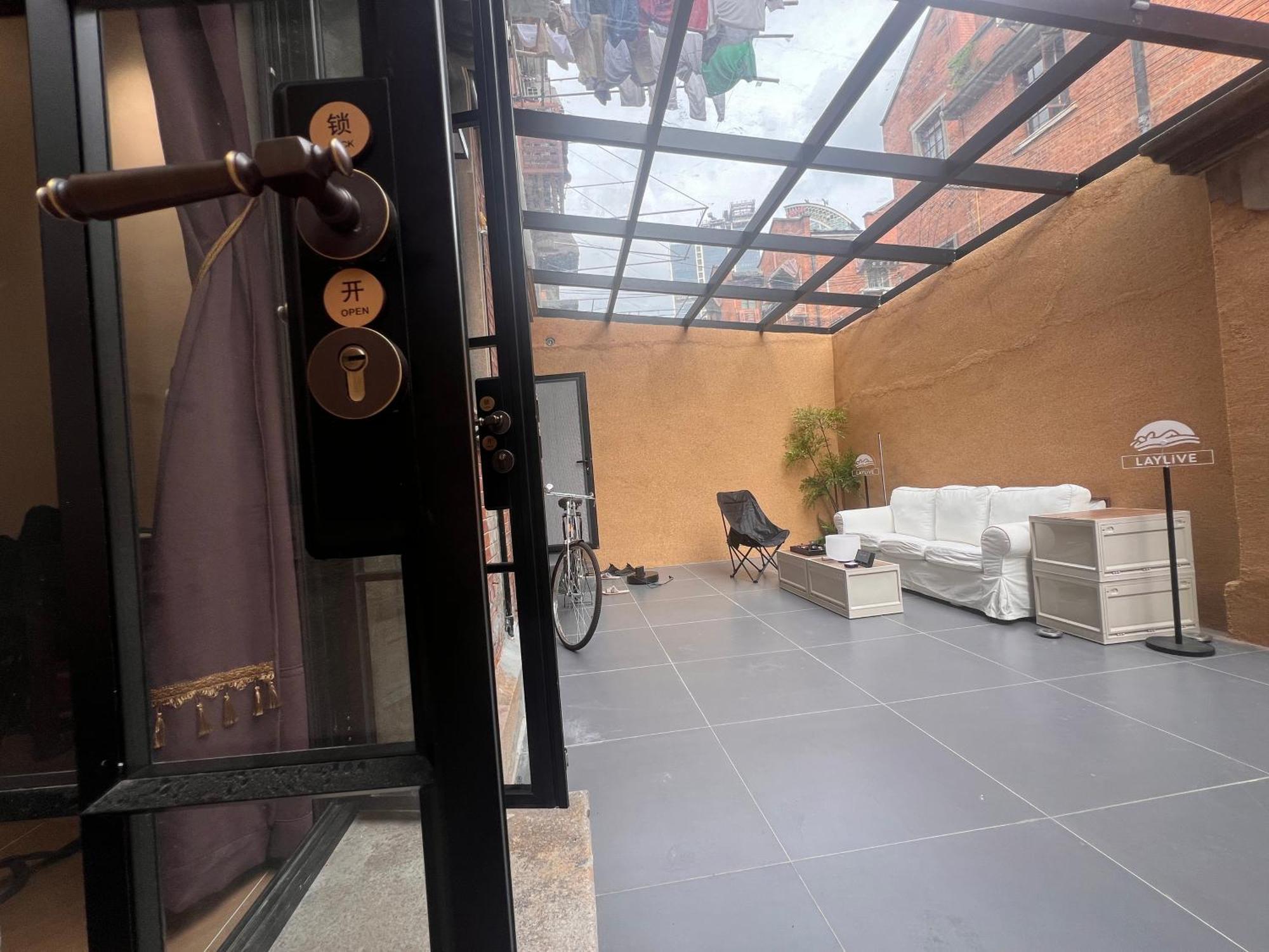 Laylive Good Soundproofing Near The Subway, Us Consulate, Nanjing Road Jing'an Temple Business District Convenient Transportation Courtyard Music Homestay