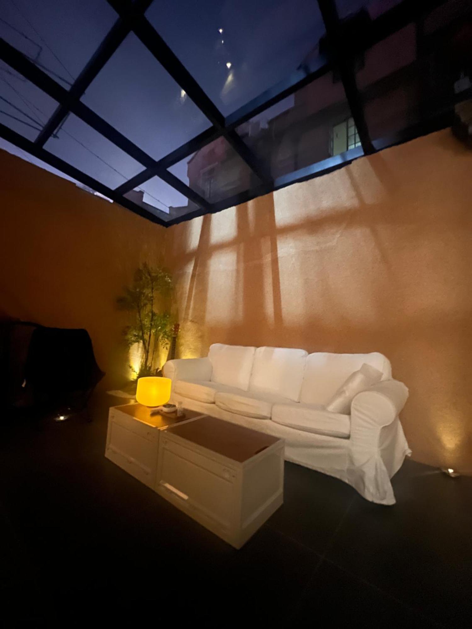 Laylive Good Soundproofing Near The Subway, Us Consulate, Nanjing Road Jing'an Temple Business District Convenient Transportation Courtyard Music Homestay Shanghai
