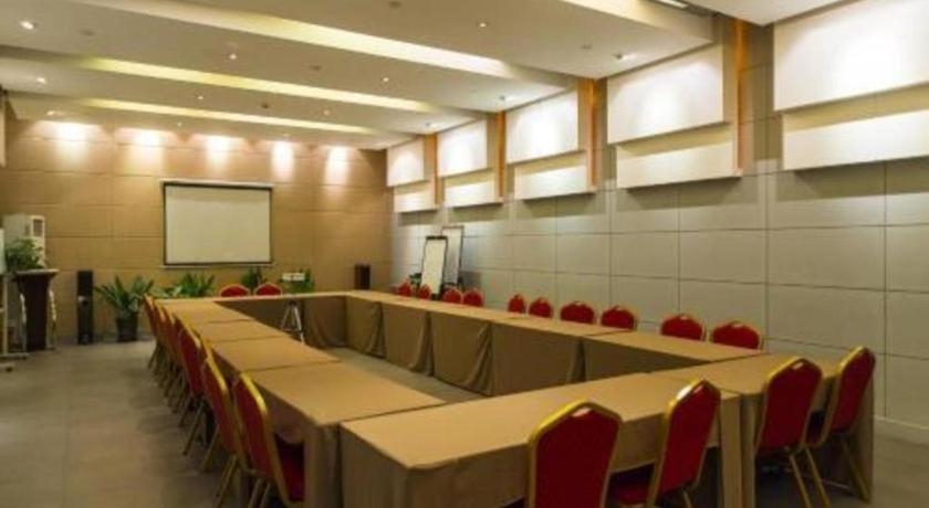 Jingjiang Select New Hongqiao