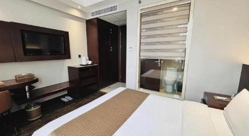 Maixinge Boutique Waigaoqiao Free Trade Zone 4*