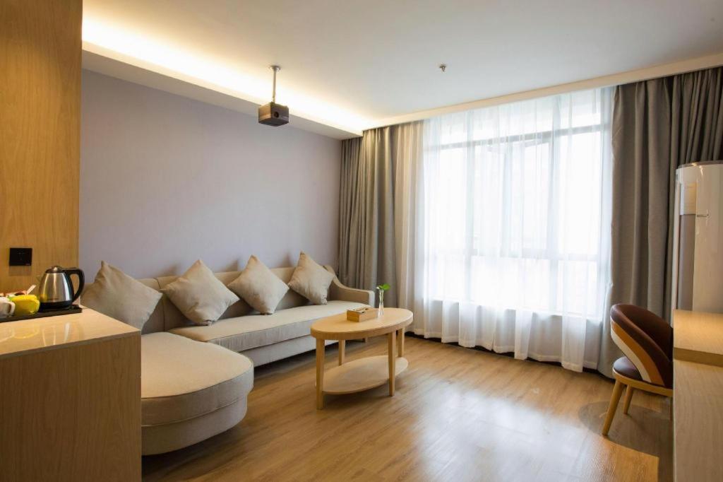 Hotel Gya Songjiang Wanda Plaza