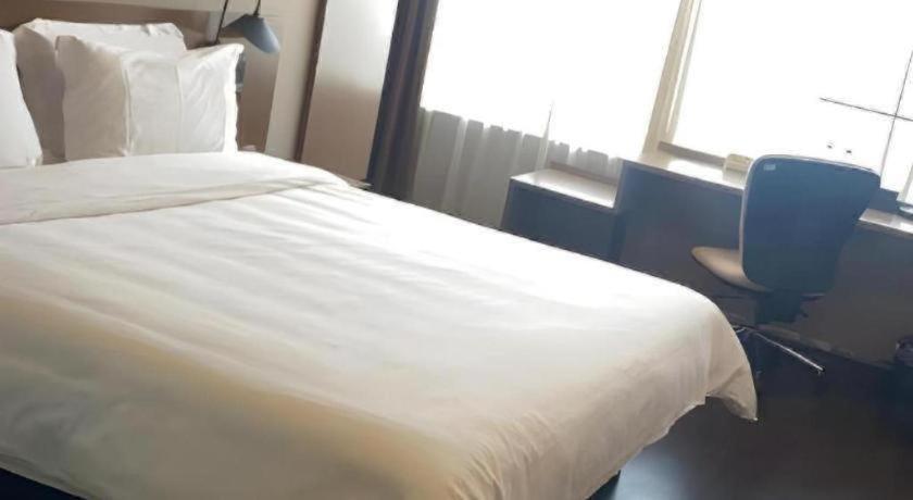 Jinjiang Select Fengxian Baolong Square North Yunhe Road Otel Şanghay