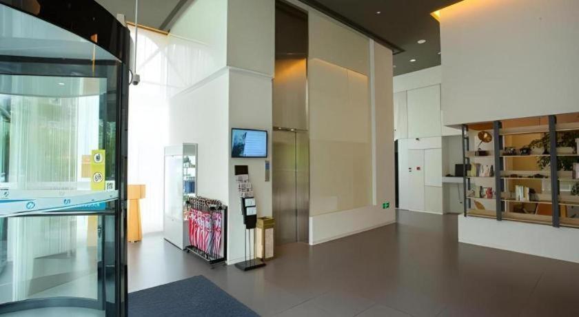 Jinjiang Select Fengxian Baolong Square North Yunhe Road Otel Şanghay