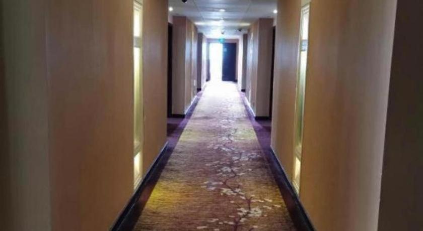 Nanying Hotel 3*