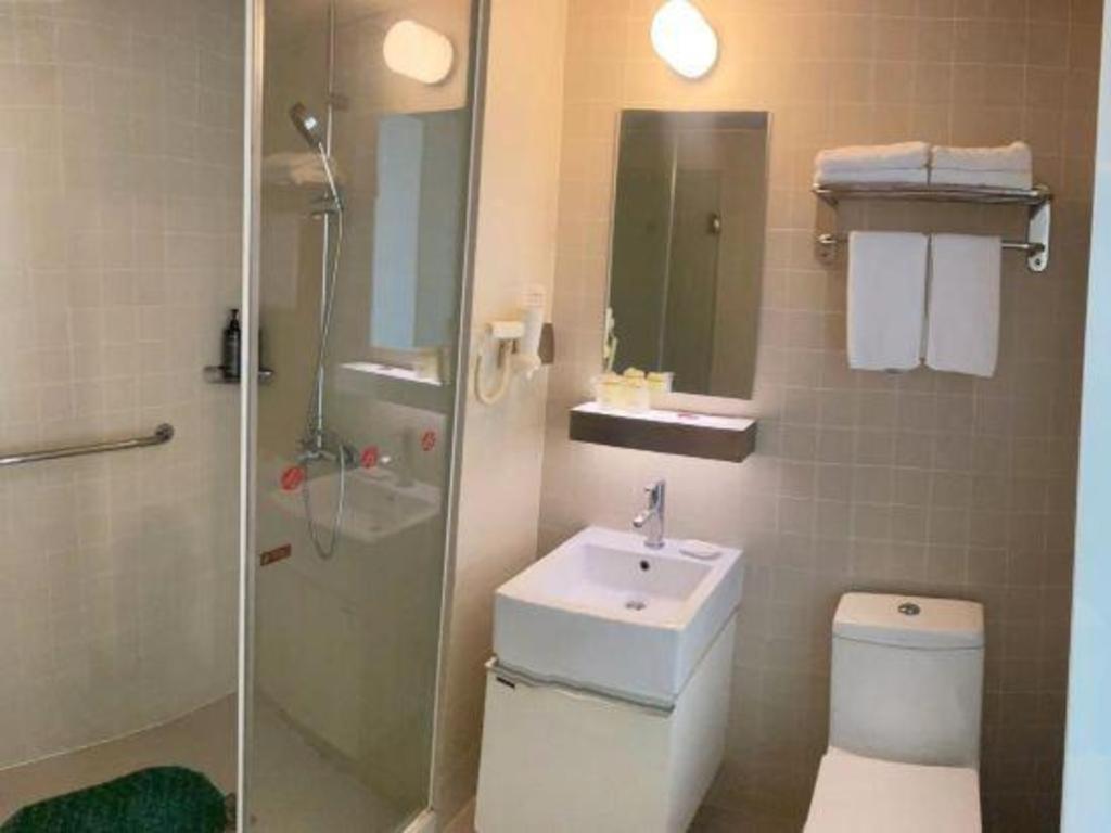 Jinjiang Select Fengxian Baolong Square North Yunhe Road Otel 2*