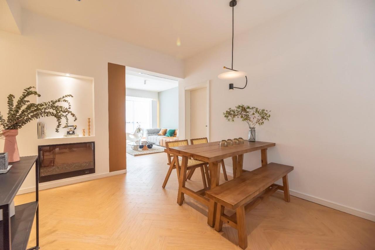Apartment Book And Bed - Xujiahui Shanghai
