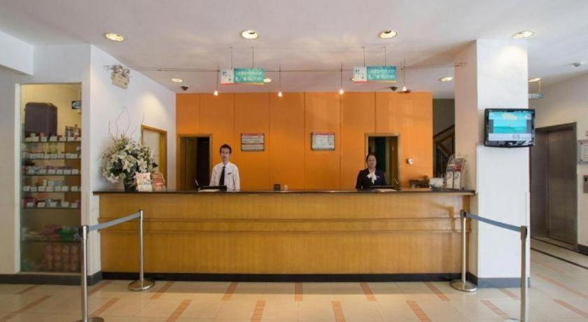 Jinjiang Select Pudong Airport Hotel 3*