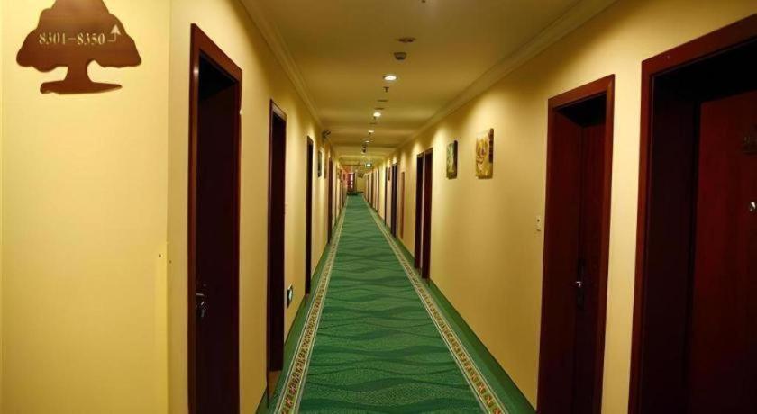 Gya Songjiang Wanda Plaza Hotel 2*