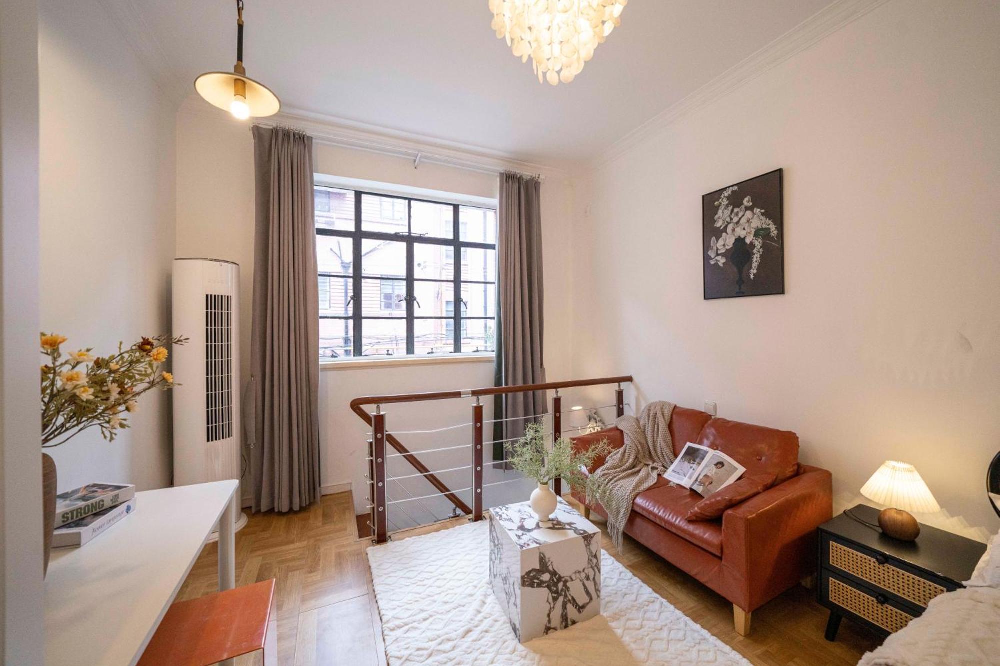 Book And Bed - Xujiahui Apartment