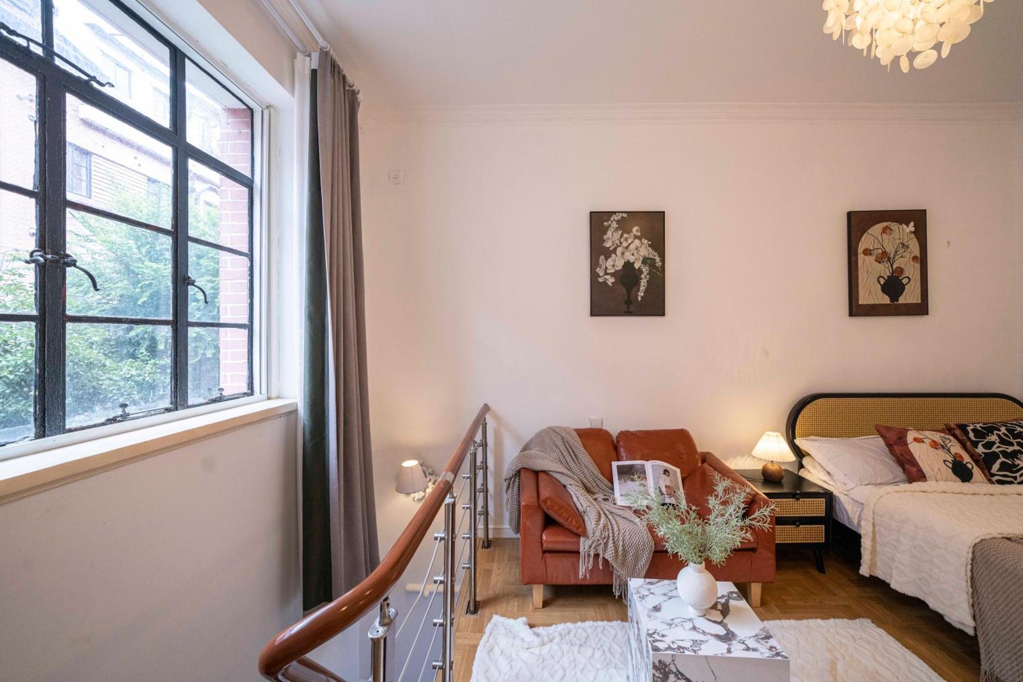 Apartment Book And Bed - Xujiahui