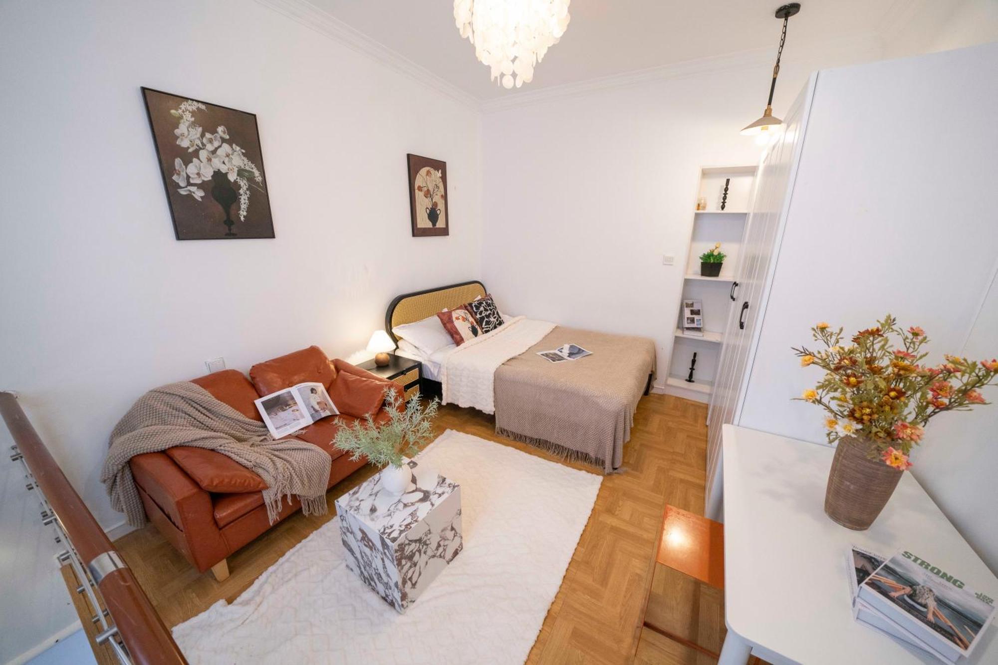 Book And Bed - Xujiahui Apartment *