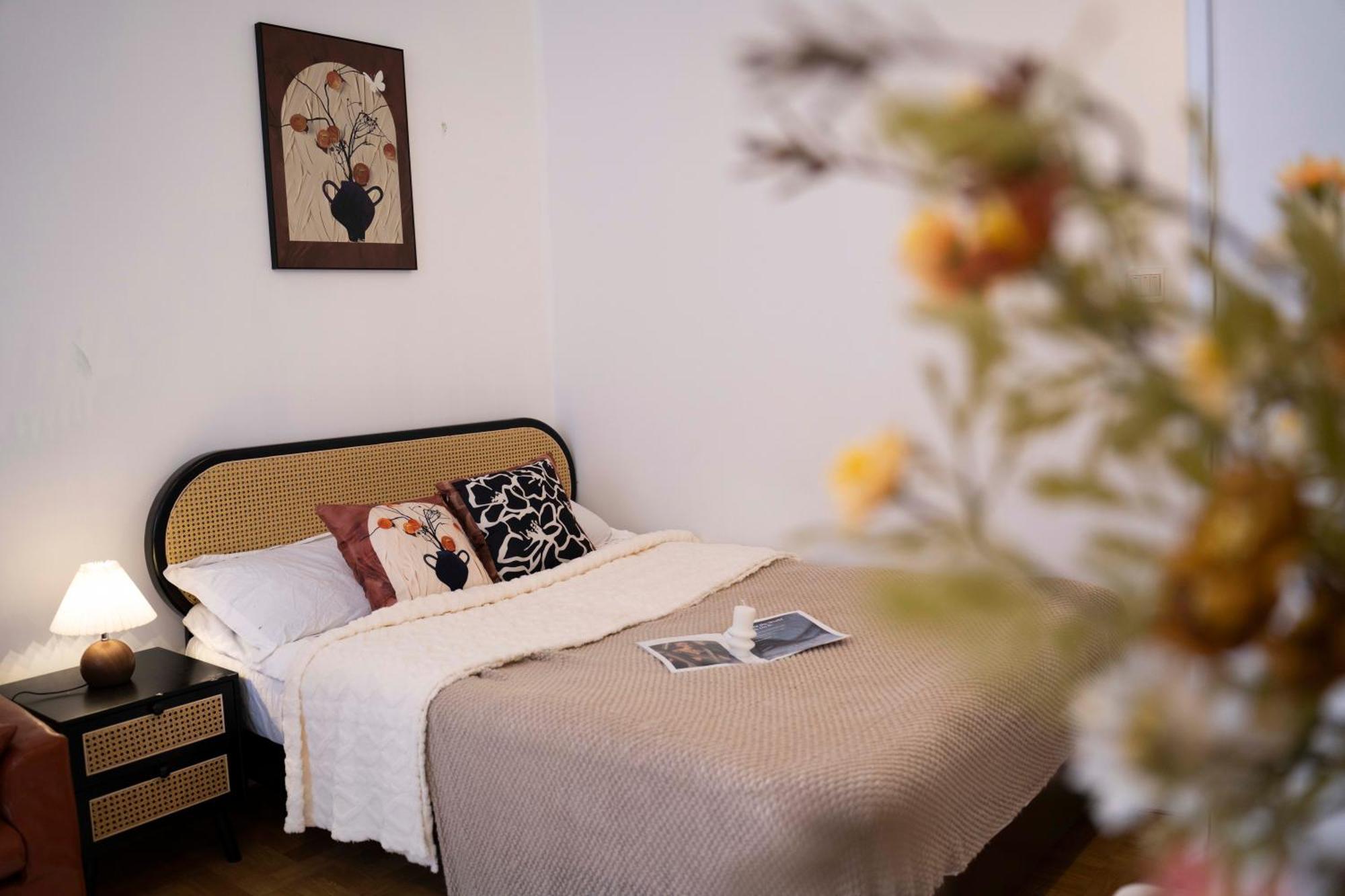 Book And Bed - Xujiahui