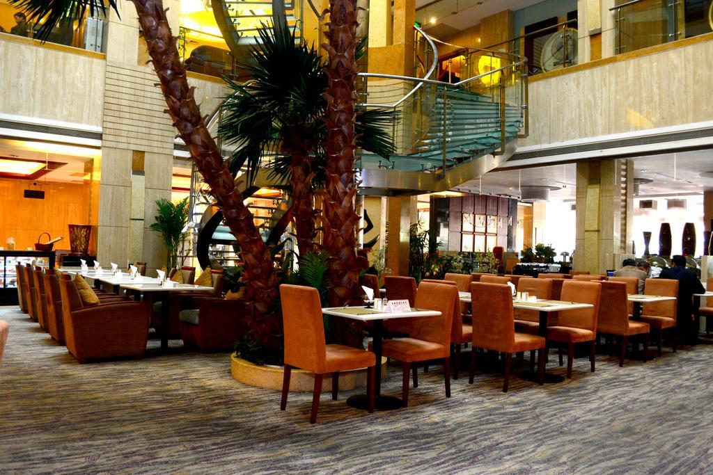 Howard Johnson Wyndham Leonora Plzaz
