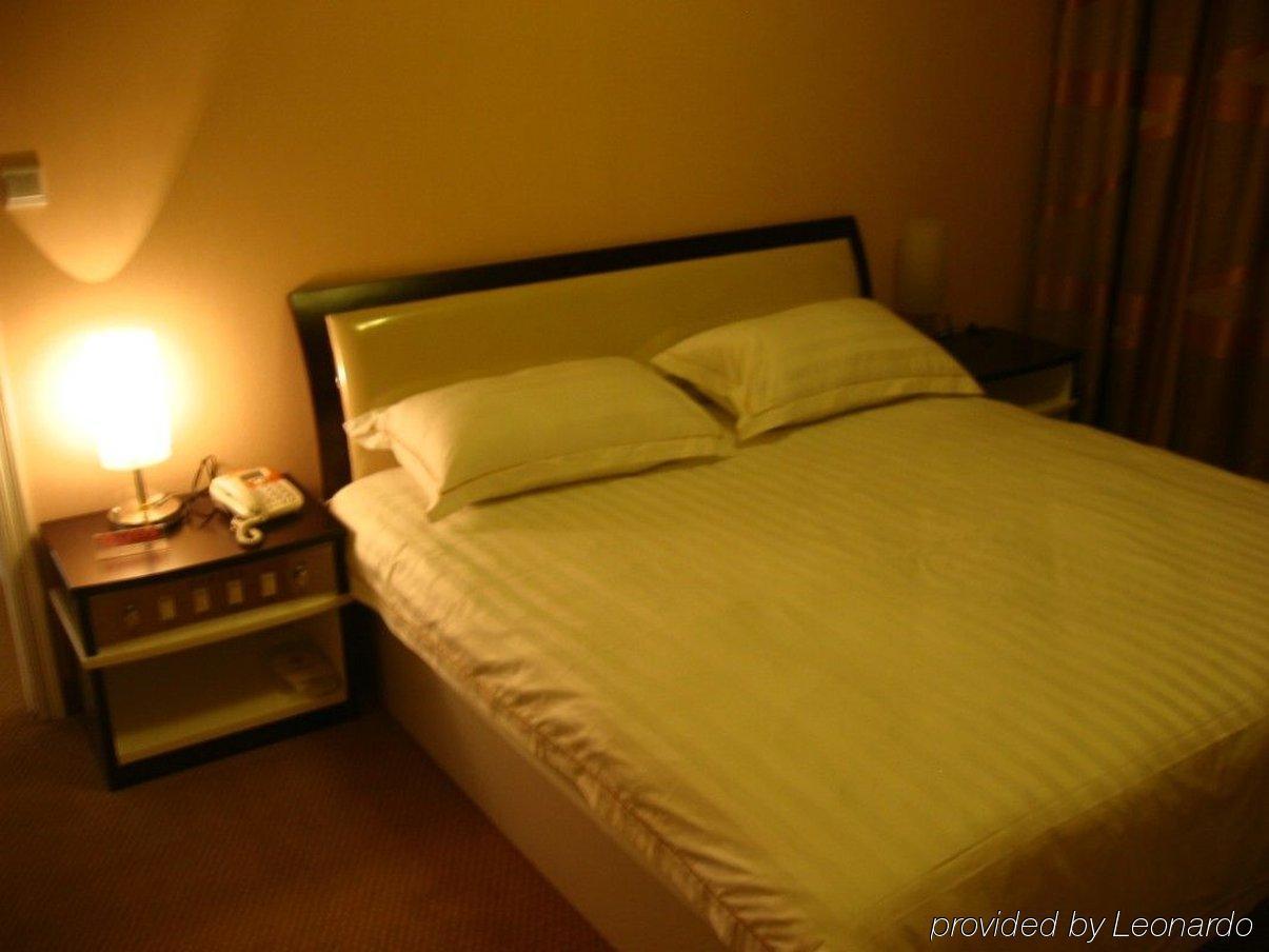Hotel Jiujiu Holiday 3*