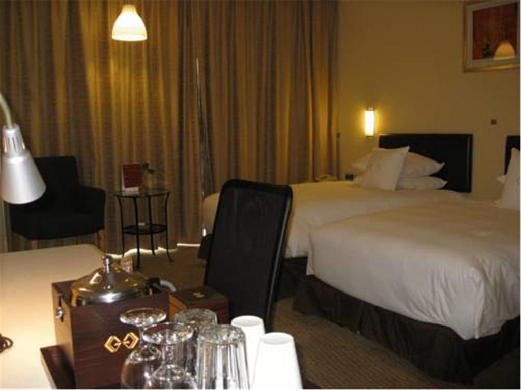 Gloria Plaza Kangqiao Hotel 3*