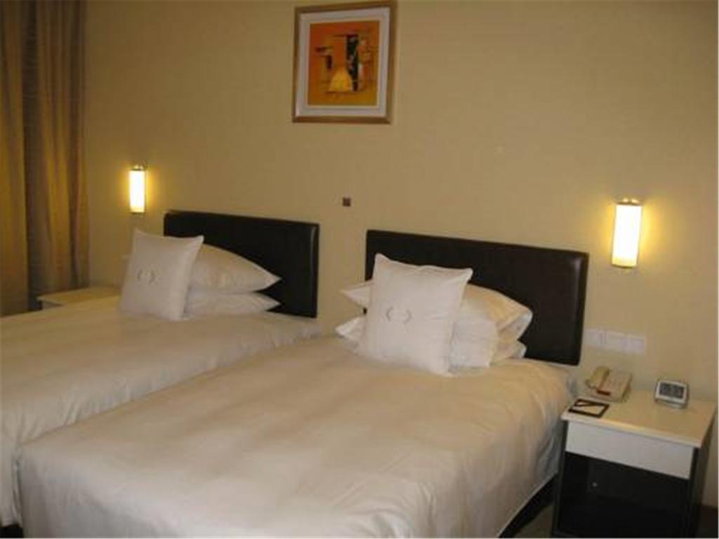 Gloria Plaza Kangqiao 3* Shanghái