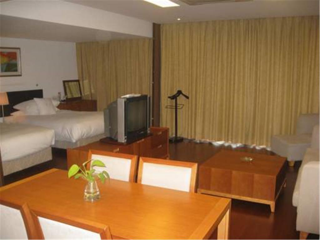 Gloria Plaza Kangqiao Hotel Shanghái