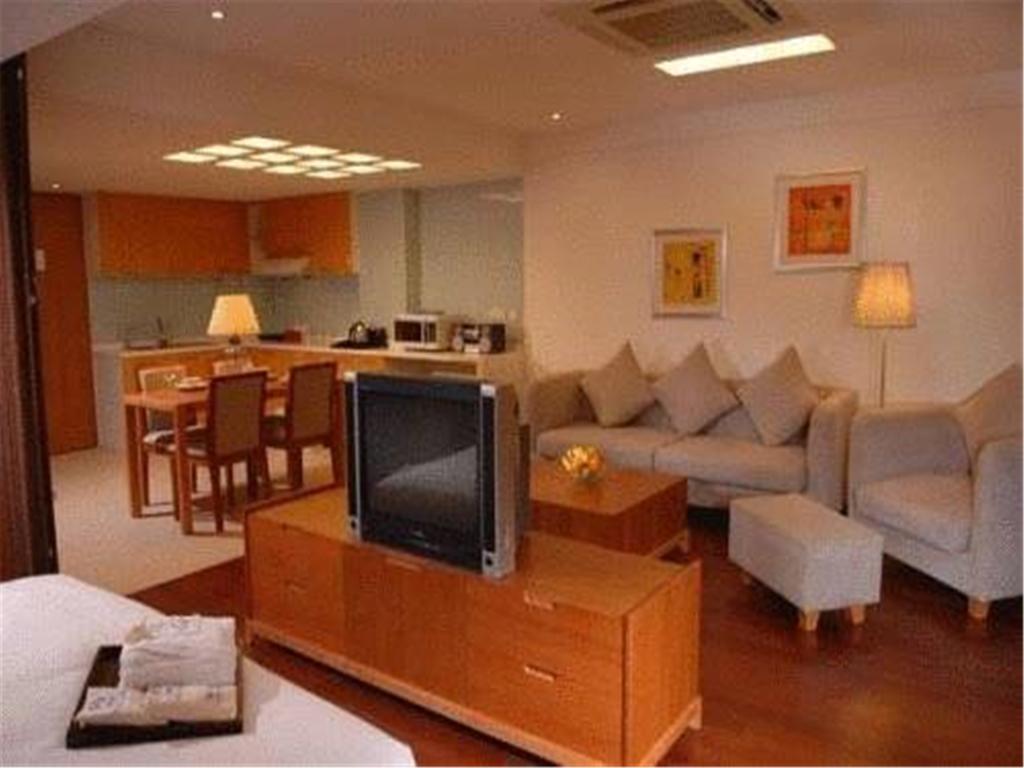 Gloria Plaza Kangqiao 3*
