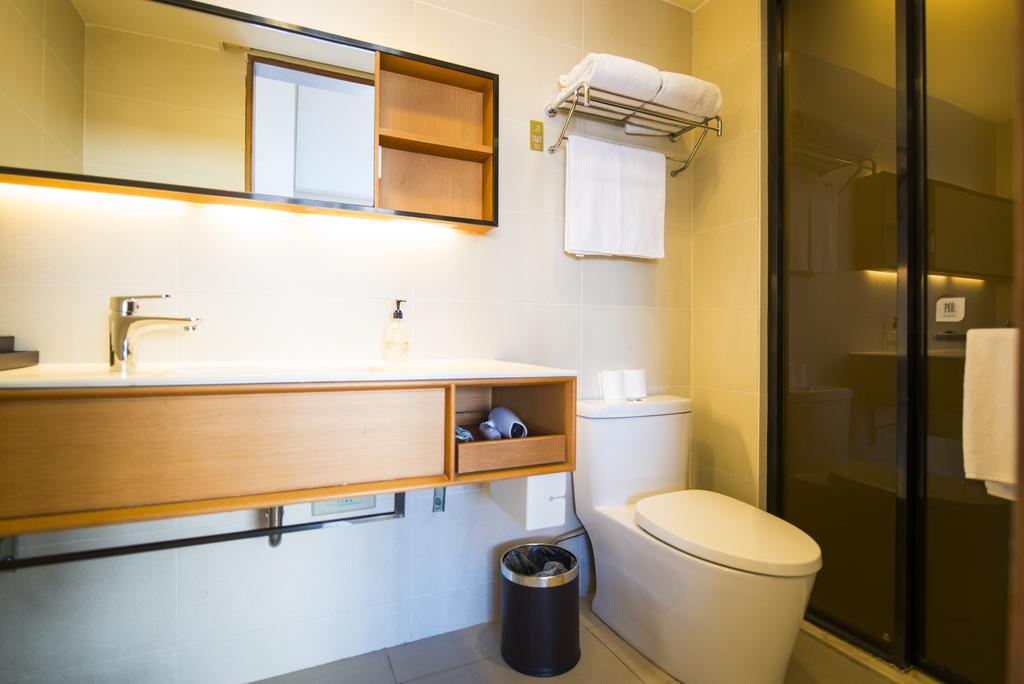 Otel Ji Hongqiao Gubei Road Şanghay