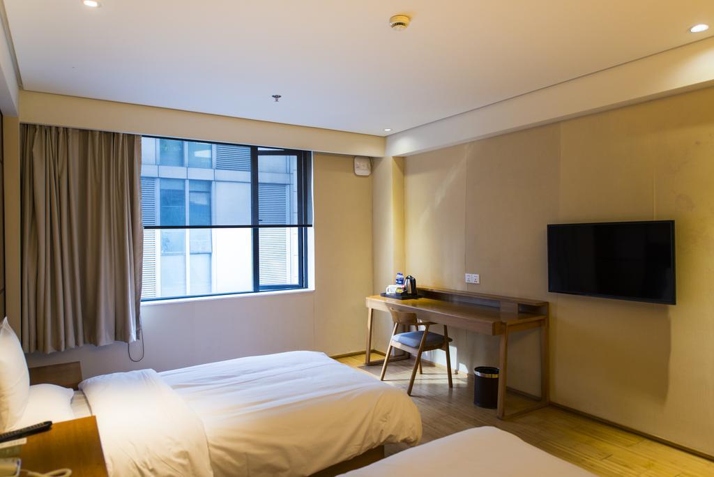 Ji Hongqiao Gubei Road 4*