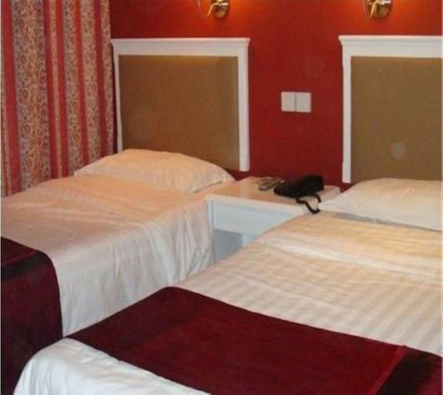 Xinlong River Hotel 3*