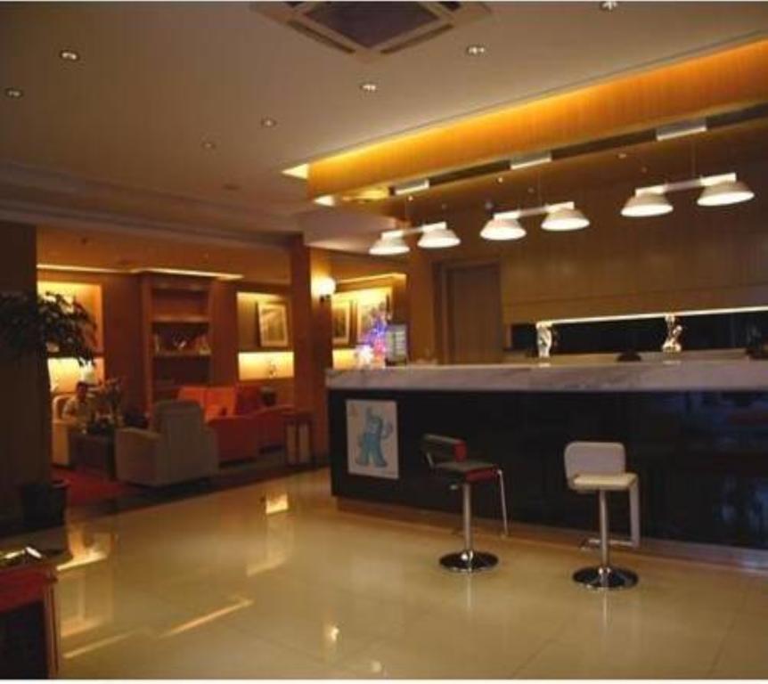 Xinlong River Hotel