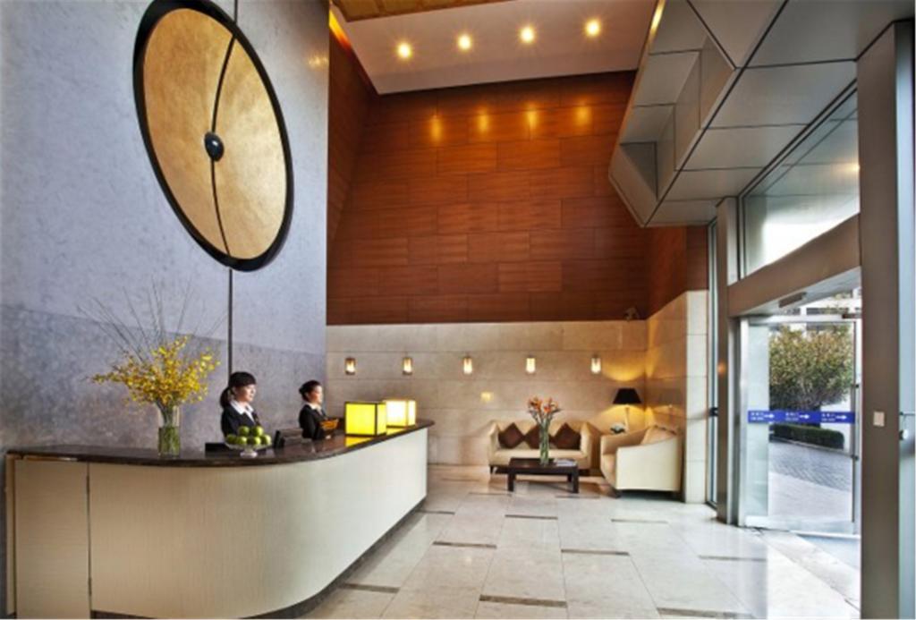 Acme Riverside Service Aparthotel