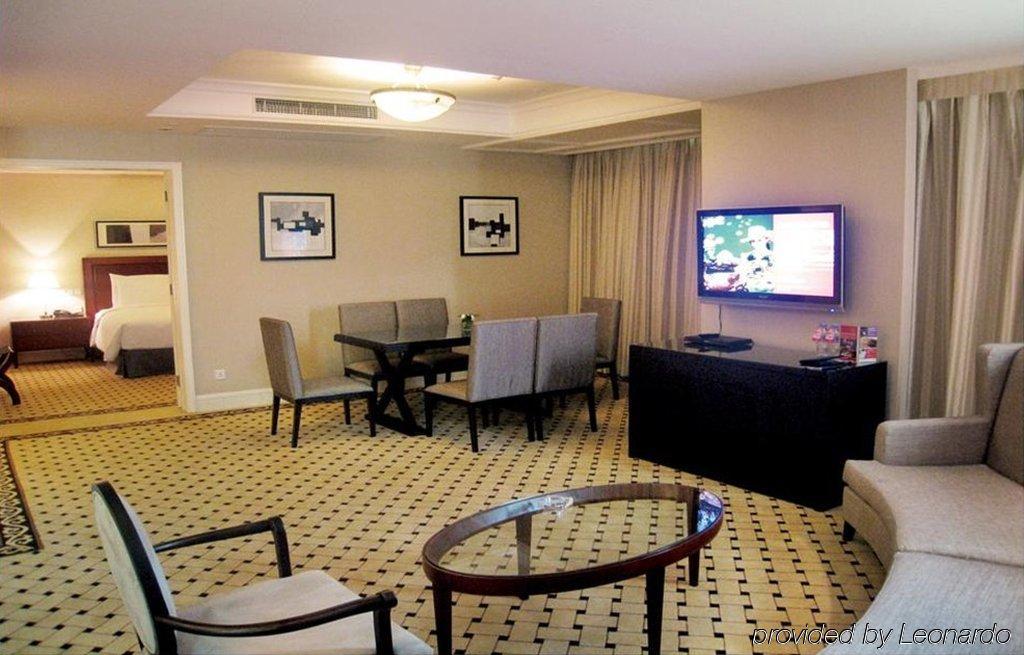 Parkline Century Park 5*