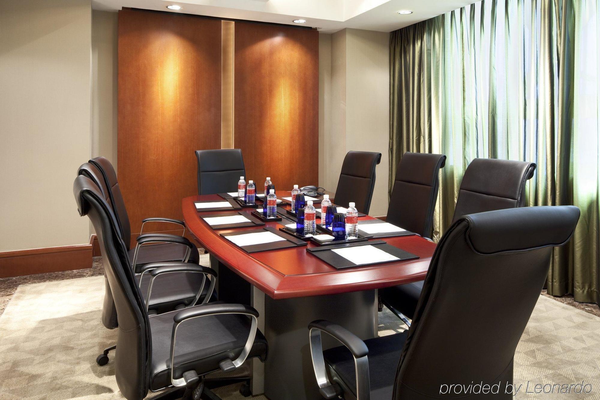 Hotel Parkline Century Park 5*