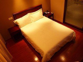 Hotel Greentree Jiading Huancheng Road Express