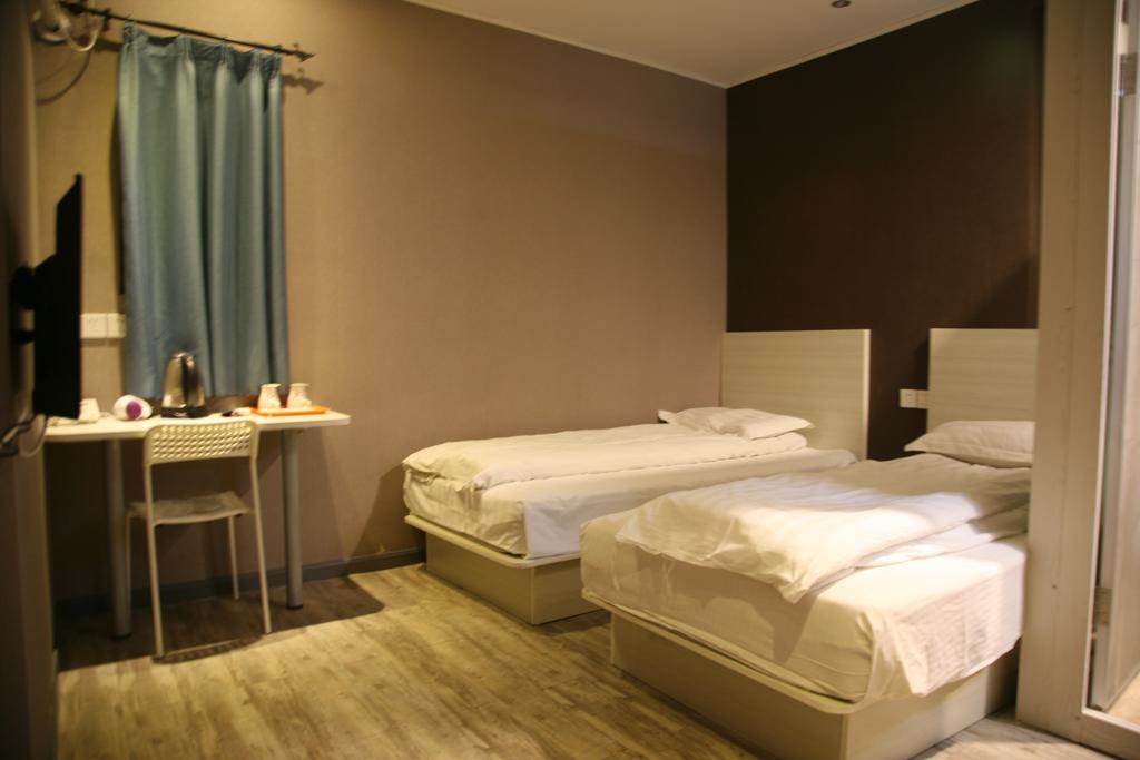 Blue Mountain Youth - Hongqiao Hostel