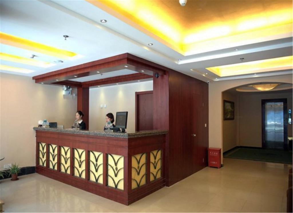 Hotel Greentree Jiangwan Town Express 3*