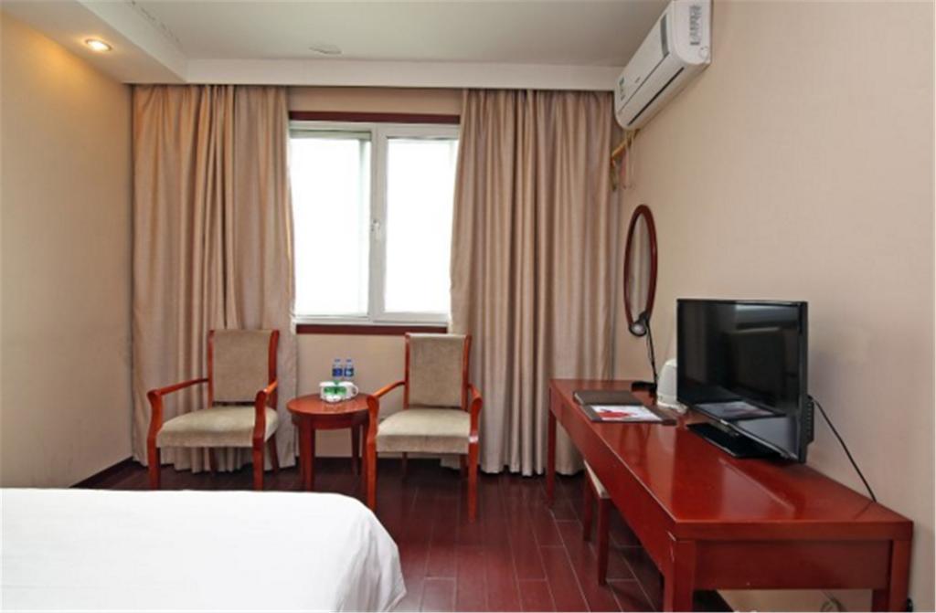 Greentree Jiangwan Town Express Hotel 3*