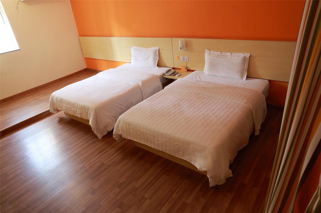 Hotel 7days Caobao Road Metro Station Xangai