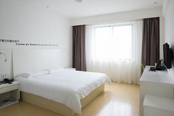Hotel 168 Nanhui Huinan Subway Station Xangai