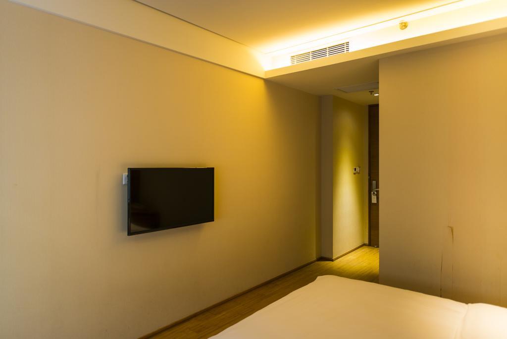 Hotel Ji Xujiahui Zhaojiabang Road