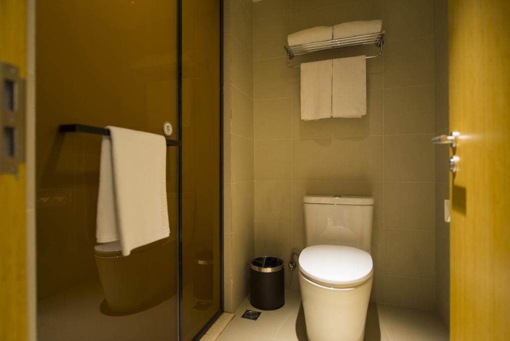Hotel Ji Hongqiao Wuzhong Road 4*