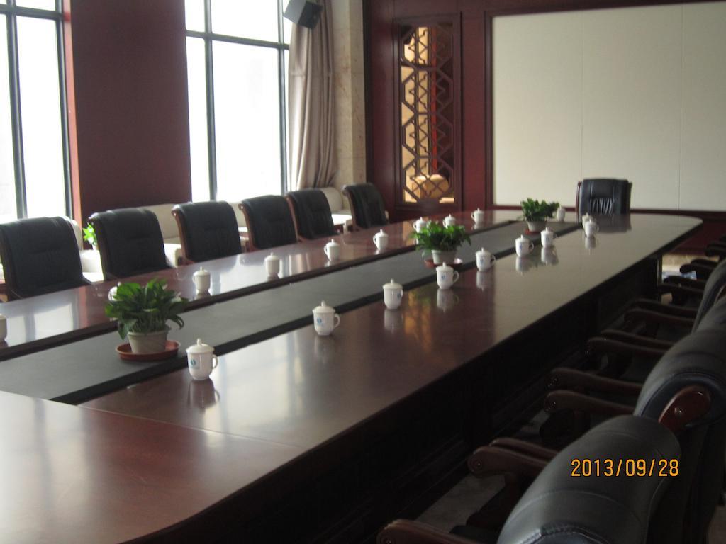 Hotel Zhijun International