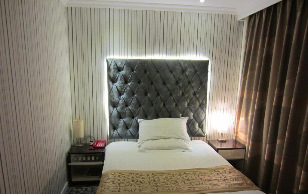 Jiujiu Holiday Hotel Shanghai
