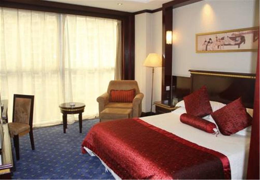 Hotel Gem Flower - North Bund 4*