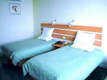 Hotel Longdong Avenue 2*